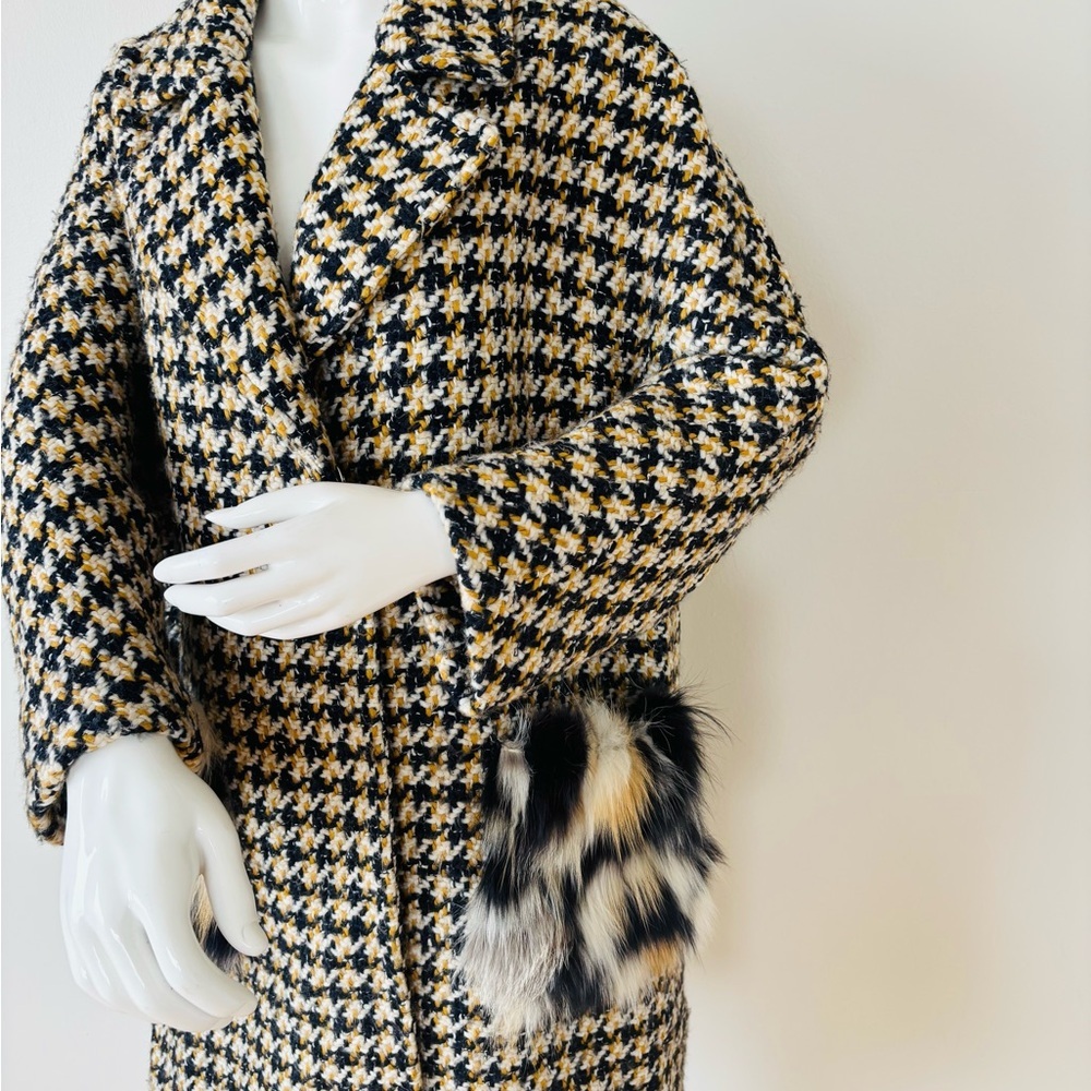 Ermanno Scervino Tweed Houndstooth Coat with Natural Fur Pockets - Picture 5 of 12